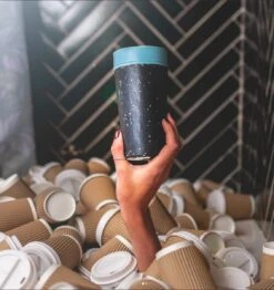 Circular&Co. Herbruikbare To Go Koffiebeker (rCUP) Zwart/zwart 8oz/227ml -Keukengerei Winkel 1133x1200 1