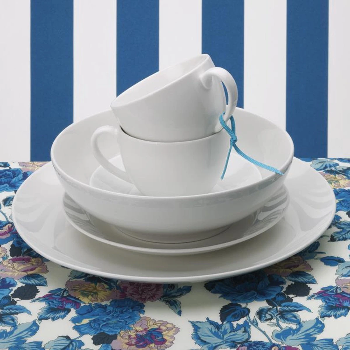 Maxwell & Williams White Basics Round Soepbord - Ø 23 Cm - Wit 4 Maxwell & Williams White Basics Round Soepbord - Ø 23 Cm - Wit - Afbeelding 4