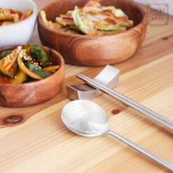 House Of Husk 1 Persoons Chopstick Lepel Set - 1 Paar Metalen Koreaanse Eetstokjes - Inclusief Eetlepel En Houder - RVS - Metaal - Eetstokjes - Koreaans - Vaatwasserbestendig - Sushi Chopsticks - Noodles - Zilver -Keukengerei Winkel 1200x1200 2006