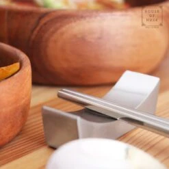 House Of Husk 1 Persoons Chopstick Lepel Set - 1 Paar Metalen Koreaanse Eetstokjes - Inclusief Eetlepel En Houder - RVS - Metaal - Eetstokjes - Koreaans - Vaatwasserbestendig - Sushi Chopsticks - Noodles - Zilver -Keukengerei Winkel 1200x1200 2008