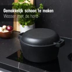 Daumonet Ducasse Gietijzeren Double Use Braadpan - Combi Sudderpan Zwart - 2-in-1 Bak- En Braadpan - PFAS & PFOA Vrij - Rond - Ø 26 Cm - 4,4 Liter - Emaille - Alle Warmtebronnen - Elektrisch - Gas - Halogeen - Inductie - Keramisch -Keukengerei Winkel 1200x1200 617