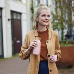 Mepal – Isoleerfles Ellipse 900 Ml – Houdt Je Drankje 12 Uur Warm En 24 Uur Koud – Nordic Pink – Geschikt Voor Bruiswater – Thermosfles – Lekdicht -Keukengerei Winkel 1200x1200 851