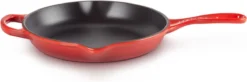 Le Creuset - Gietijzeren Ronde Skillet In Kersenrood 23cm -Keukengerei Winkel 1200x397 1
