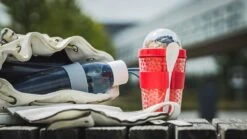 Sareva Muesli Beker - Met Lepel - Yoghurt 2 Go - Rood -Keukengerei Winkel 1200x675 18