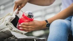 Sareva Muesli Beker - Met Lepel - Yoghurt 2 Go - Rood -Keukengerei Winkel 1200x675 19