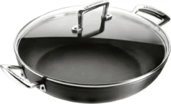 LE CREUSET - Les Forgees - Sauteerpan 2 Grepen 28cm 3,2L -Keukengerei Winkel 1200x729 5