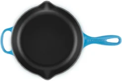 Le Creuset - Gietijzeren Ronde Skillet In Azure 23cm -Keukengerei Winkel 1200x798 1