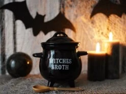 Something Different Soepkom Witches Broth Cauldron With Broom Spoon Zwart -Keukengerei Winkel 1200x896 4