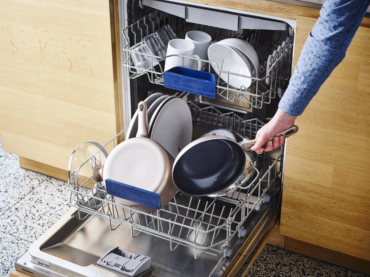 GreenPan Cambridge Hapjespan Met Deksel 28cm - Brons - Inductie - PFAS-vrij 7 GreenPan Cambridge Hapjespan Met Deksel 28cm - Brons - Inductie - PFAS-vrij - Afbeelding 7