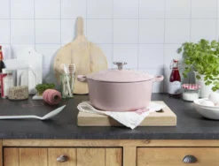 BK Bourgogne Braadpan Ø 24 Cm - Roze - Gietijzer - Inductie -Keukengerei Winkel 1200x912 3