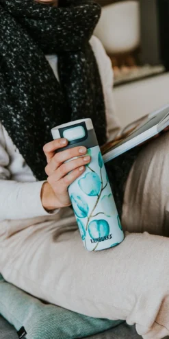 Kambukka Etna Thermosbeker 500 Ml - Makkelijk Reinigen - Lekvrije Koffiebeker - Eucalyptus Leaves -Keukengerei Winkel 600x1200