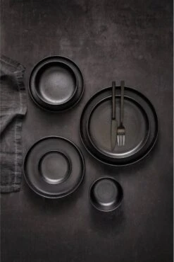 Maastricht Porselein Bord Diep Universe 21 Cm Zwart Porselein 1 Stuk(s) 14 Maastricht Porselein Bord Diep Universe 21 Cm Zwart Porselein 1 Stuk(s) -Keukengerei Winkel 802x1200 1