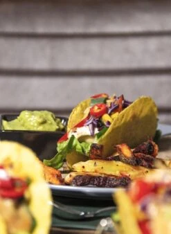 Krumble Taco Houder - Taco En Tortilla Houder Voor 4 Stuks - Serveerschalen - Koken & Tafelen - Kookgerei - Snack- & Tappasschalen - Metaal - Zilver -Keukengerei Winkel 876x1200